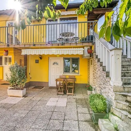 Lägenhet Nika With Swimming Pool And Beautiful Sea View *