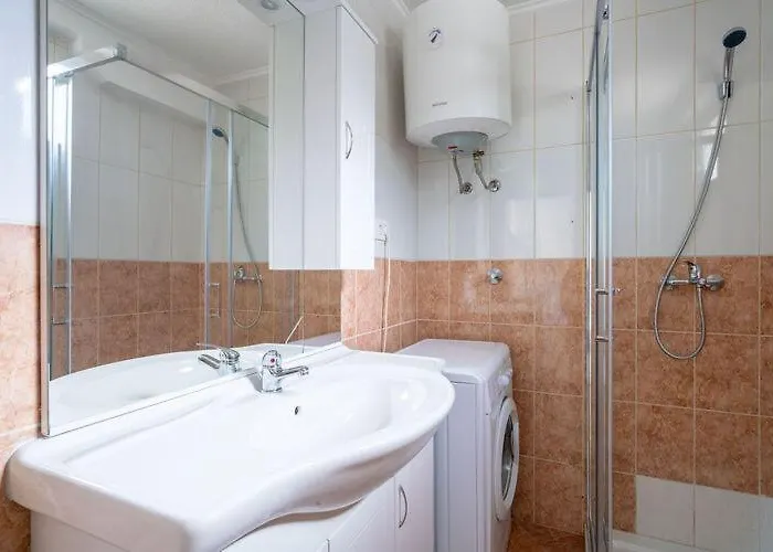 Apartman Nika With Swimming Pool And Beautiful Sea View