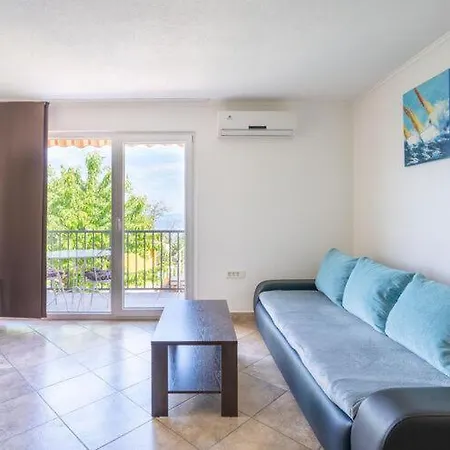 Nika With Swimming Pool And Beautiful Sea View Apartamento Dobreć