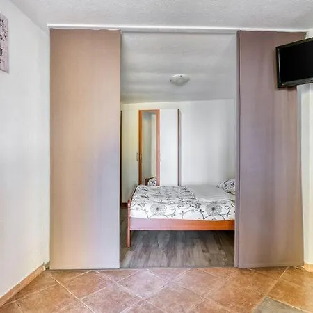 Nika With Swimming Pool And Beautiful Sea View Apartamento Dobreć