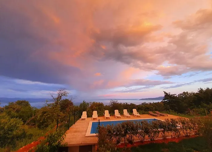 Apartman Nika With Swimming Pool And Beautiful Sea View Dobreć