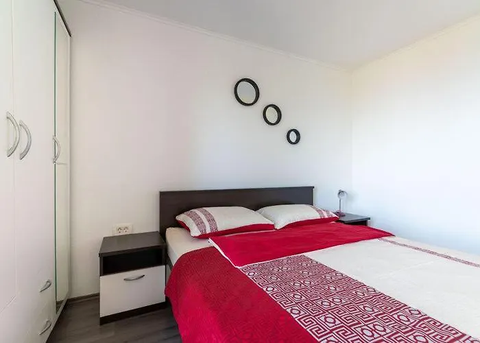 Nika With Swimming Pool And Beautiful Sea View