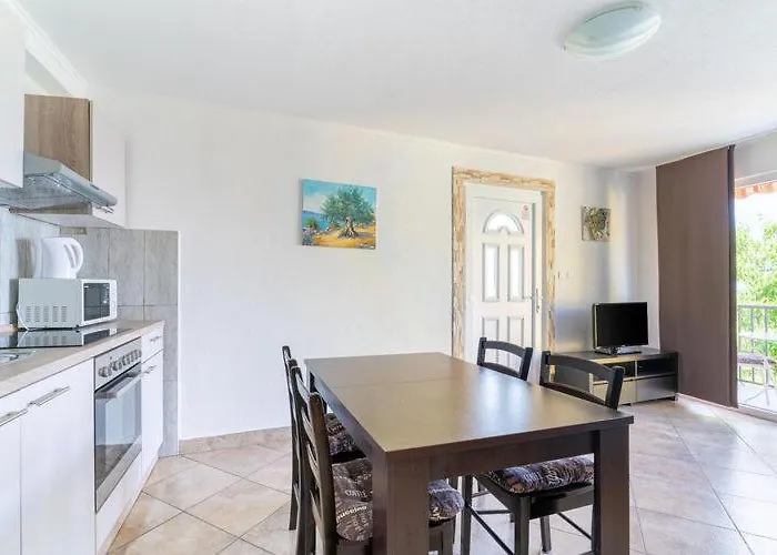 Nika With Swimming Pool And Beautiful Sea View Daire Dobreć