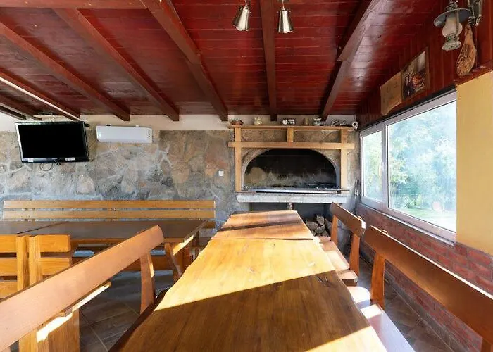 Nika With Swimming Pool And Beautiful Sea View Daire Dobreć