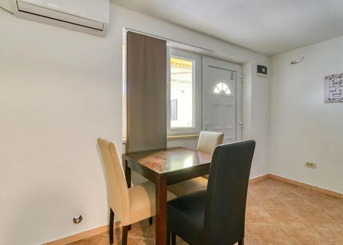 Nika With Swimming Pool And Beautiful Sea View Dobreć