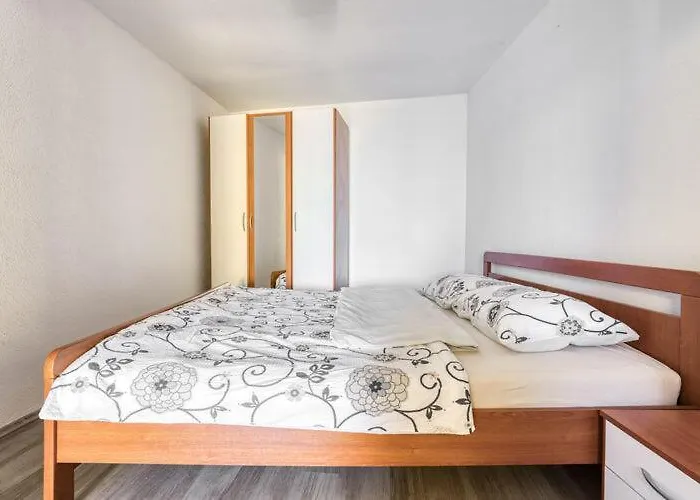 Nika With Swimming Pool And Beautiful Sea View *