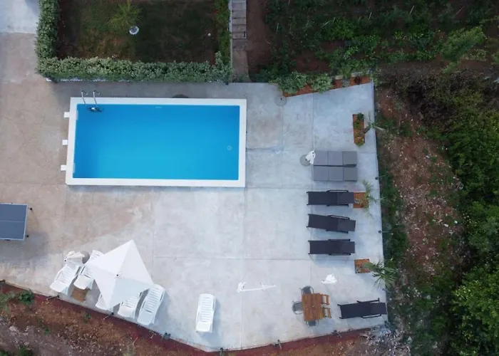 Nika With Swimming Pool And Beautiful Sea View Apartman
